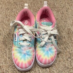 Heelys Kids Rainbow Tie-Dye Sneakers